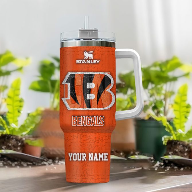 Cincinnati Bengals Nfl 3D Logo Custom Stanley Quencher 40Oz Stainless Steel Tumbler With Handle - Image 2