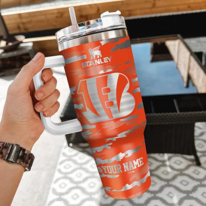 Cincinnati Bengals Nfl Camo Pattern Custom Stanley Quencher 40Oz Stainless Steel Tumbler With Handle - Image 3