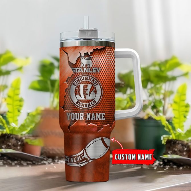 Cincinnati Bengals Nfl Metal Style Custom Stanley Quencher 40Oz Stainless Steel Tumbler With Handle - Image 2