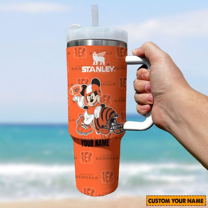 Cincinnati Bengals Nfl Mickey Mouse Custom Stanley Quencher 40Oz Stainless Steel Tumbler With Handle - Image 3