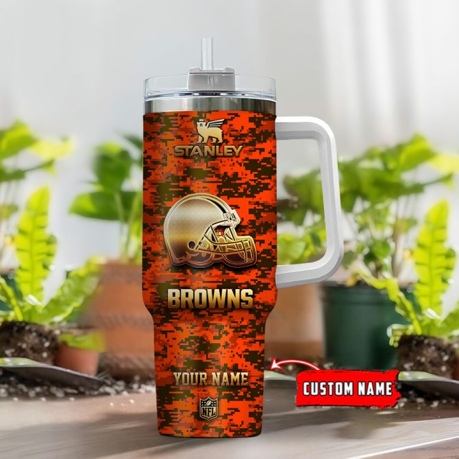 Cleveland Browns Nfl Camouflage Golden Logo Custom Stanley Quencher 40Oz Stainless Steel Tumbler With Handle - Image 2