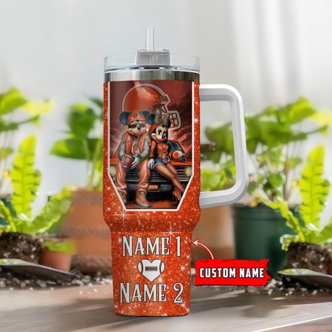 Cleveland Browns Nfl Mickey And Minnie Couple Custom Stanley Quencher 40Oz Stainless Steel Tumbler With Handle - Image 2