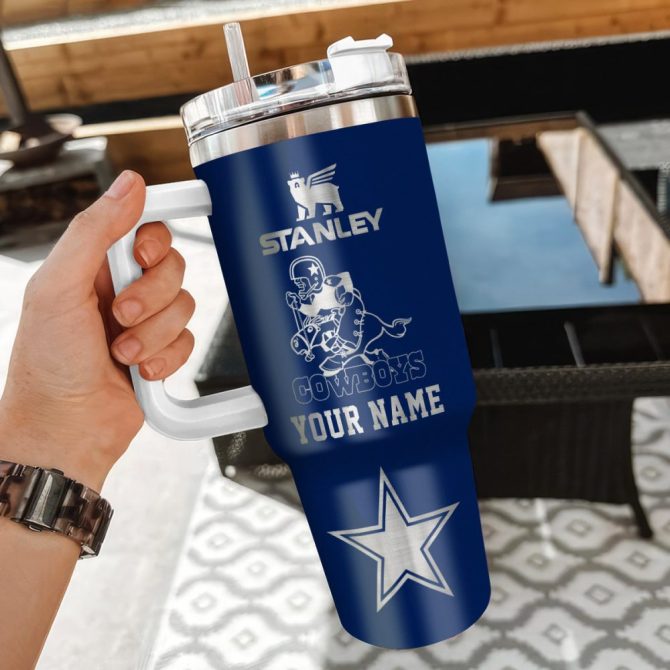 Dallas Cowboys Nfl Silver Logo Custom Stanley Quencher 40Oz Stainless Steel Tumbler With Handle - Image 3