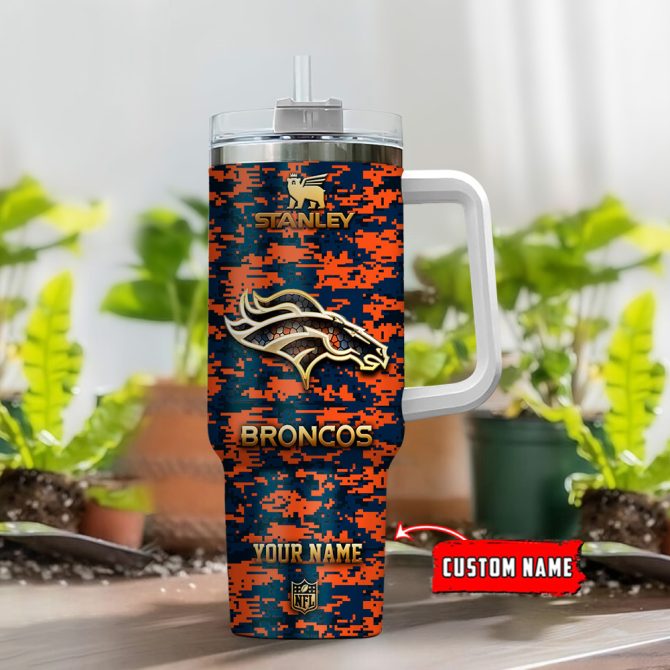 Denver Broncos Nfl Camouflage Golden Logo Custom Stanley Quencher 40Oz Stainless Steel Tumbler With Handle - Image 2