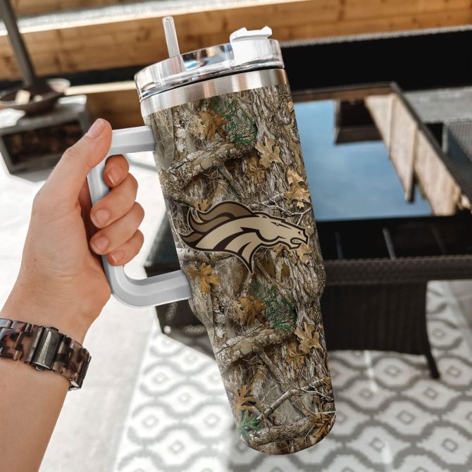 Denver Broncos Nfl Hunting Realtree Custom Stanley Quencher 40Oz Stainless Steel Tumbler With Handle - Image 2