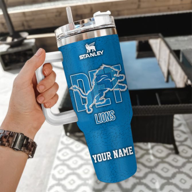 Detroit Lions Nfl 3D Logo Custom Stanley Quencher 40Oz Stainless Steel Tumbler With Handle - Image 3