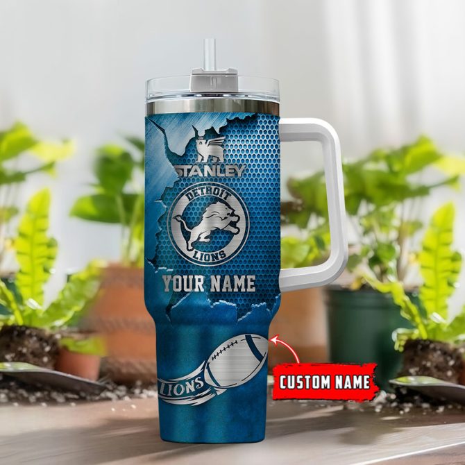 Detroit Lions Nfl Metal Style Custom Stanley Quencher 40Oz Stainless Steel Tumbler With Handle - Image 2