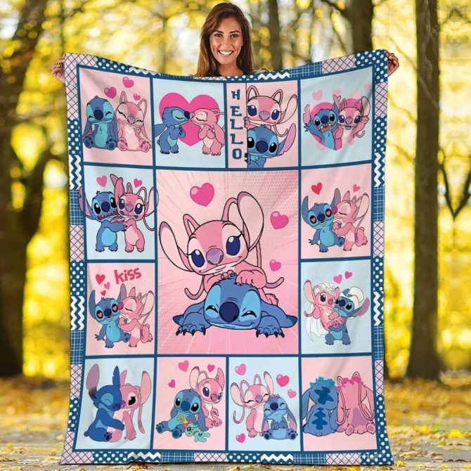 Cozy Cartoon Couple Fleece Blanket – Cute & Warm Gift For Fans!