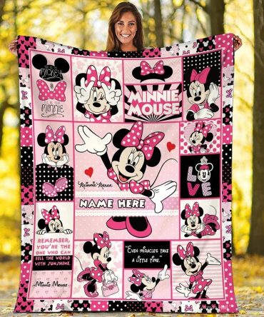 Personalized Minnie Mouse Blanket - Cozy, Cute, Custom Gift For Kids & Disney Fans