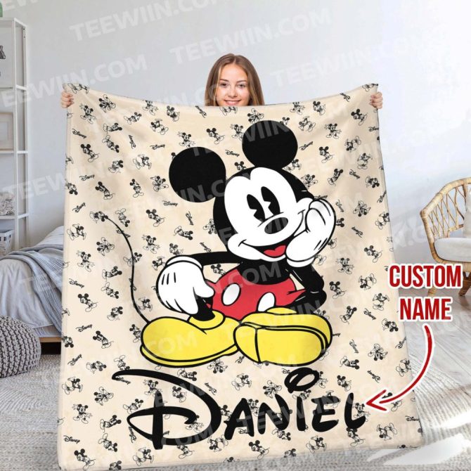 Personalized Disney Mickey Mouse Blanket - Custom Name Cozy Gift For Kids & Adults