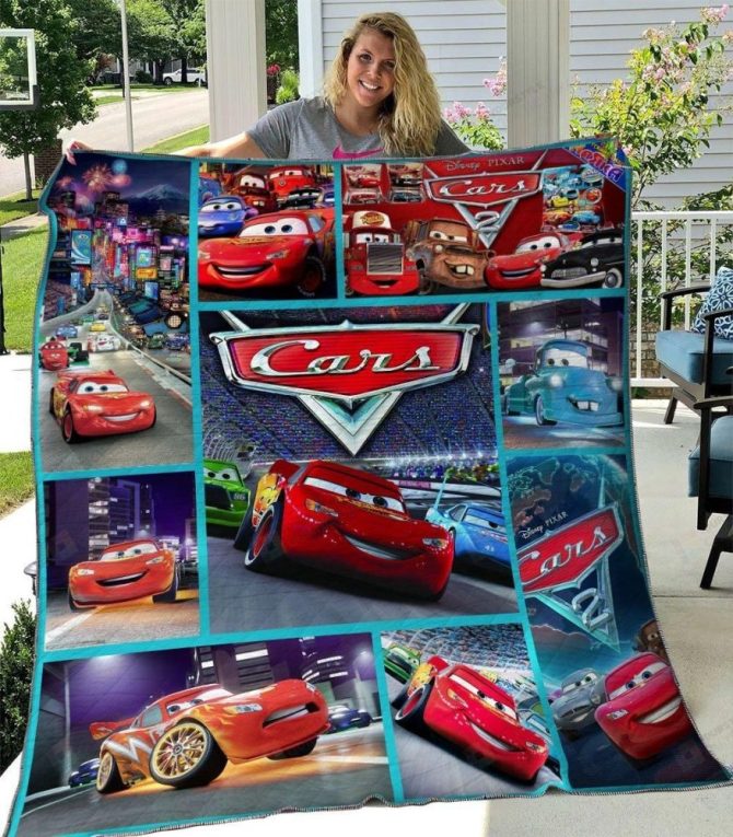 Cozy Disney Pixar Cars Blanket - Vibrant Lightning Mcqueen Design For Kids & Fans