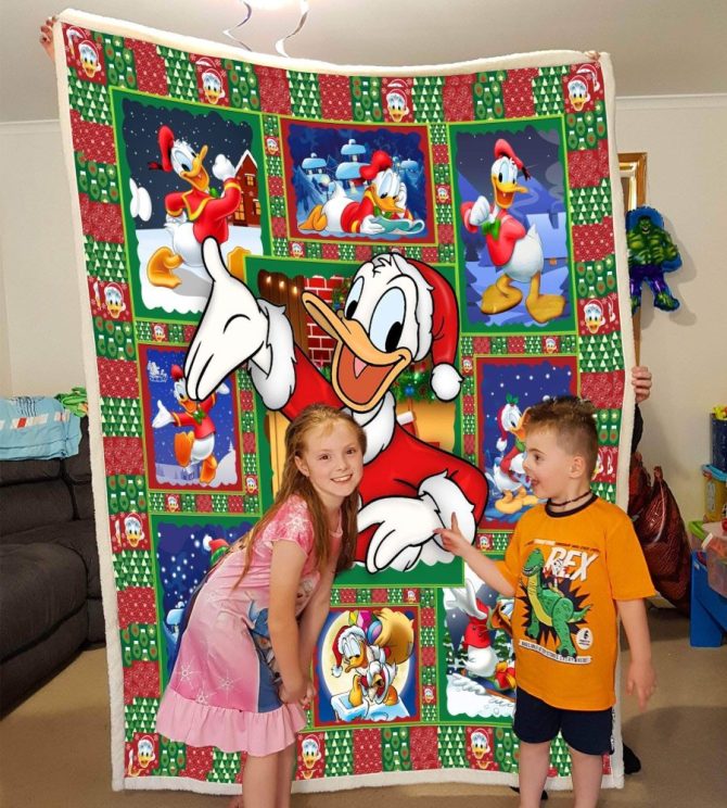 Cozy Holiday Blanket - Festive Cartoon Design Fleece Throw For Kids & Adults - Image 5