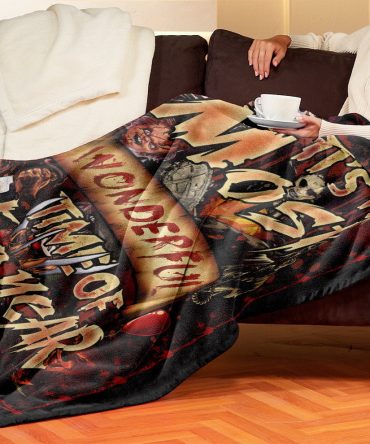 Cozy Horror-Themed Fleece Blanket - Perfect For Halloween & Movie Nights