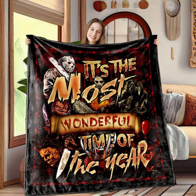 Cozy Horror-Themed Fleece Blanket - Perfect For Halloween & Movie Nights - Image 2