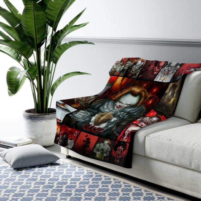 Custom Horror Movie Blanket - Cozy Fleece Throw With Iconic Clown Design - Perfect For Fans & Gifts - Image 2