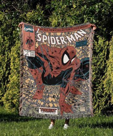 Cozy Marvel Spider-Man Throw Blanket - Vintage Comic Design For Fans