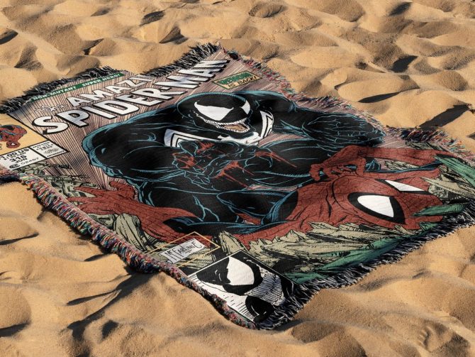 Cozy Marvel Spider-Man & Venom Throw Blanket – Retro Comic Design For Fans - Image 4