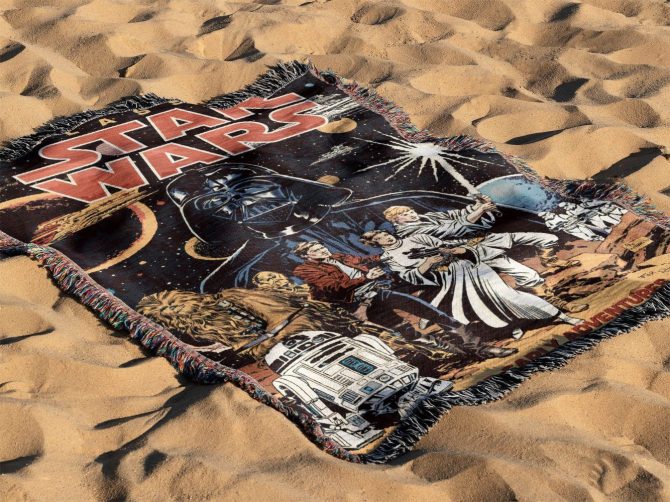 Star Wars Retro Fleece Throw Blanket – Cozy Galactic Adventure Home Decor - Image 3