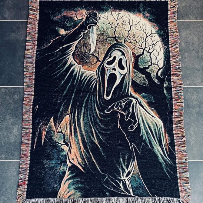 Cozy Horror Movie Blanket - Iconic Villains Design For Chilly Nights - Perfect Gift For Fans! - Image 8