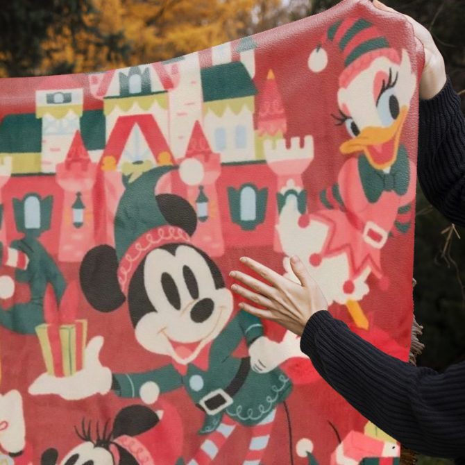 Custom Name Disney Holiday Blanket - Cozy, Festive Throw With Beloved Characters - Image 4