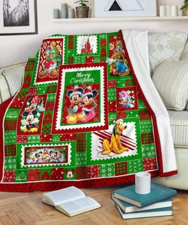 Cozy Christmas Blanket With Mickey & Friends Design – Perfect Holiday Gift!
