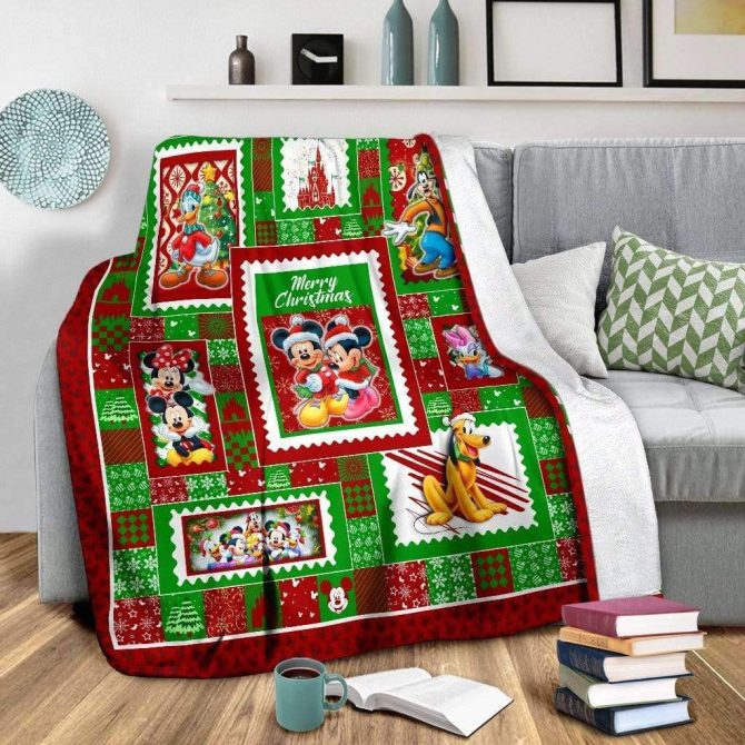 Cozy Christmas Blanket With Mickey & Friends Design – Perfect Holiday Gift! - Image 3