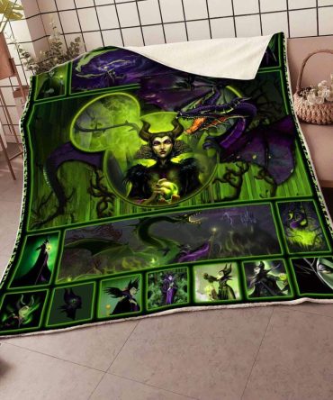 Enchanting Villainous Green Dragon Blanket – Cozy Fleece Throw For Fantasy Lovers