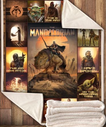 Cozy Fleece Blanket With Iconic Mandalorian & Baby Design – Perfect Gift For Star Fans