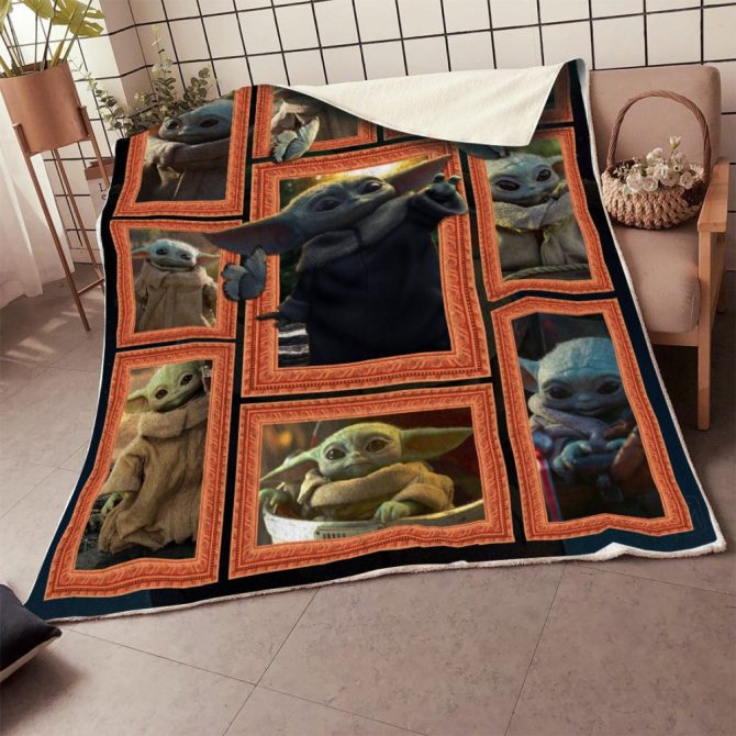 Cozy Baby Alien Blanket – Soft Fleece Throw With Adorable Frames Design For Fans - Image 2