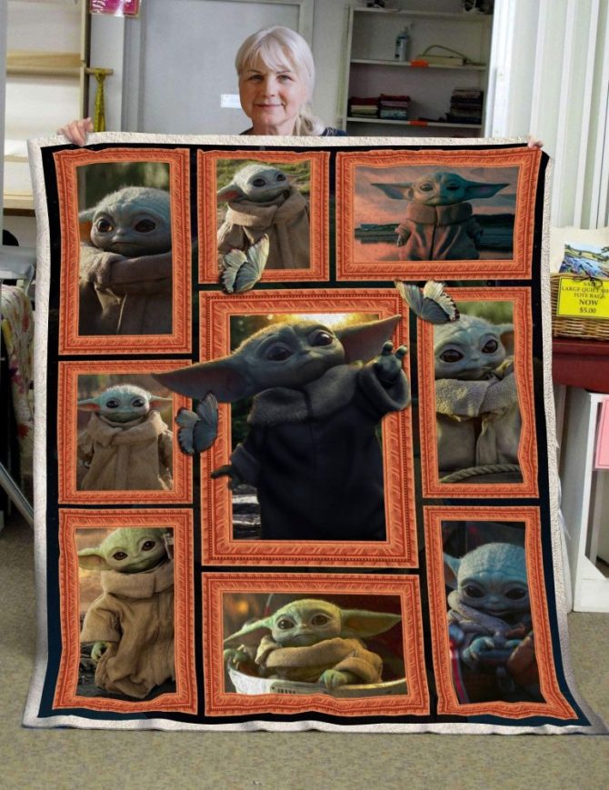 Cozy Baby Alien Blanket – Soft Fleece Throw With Adorable Frames Design For Fans - Image 3