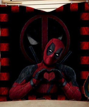 Cozy Superhero Fleece Blanket - Vibrant Red & Black Design For Fans