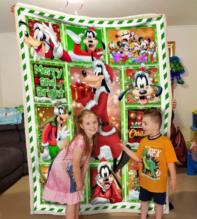 Cozy Christmas Blanket With Goofy & Friends – Festive Holiday Throw For Kids & Adults - Image 2