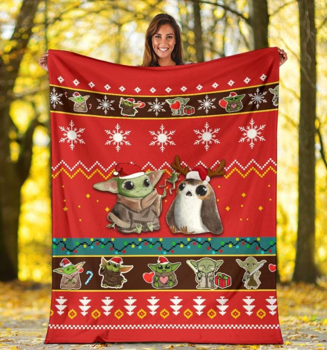 Cozy Holiday Throw Blanket - Cute Alien & Creature Design For Xmas – Perfect Gift! - Image 5