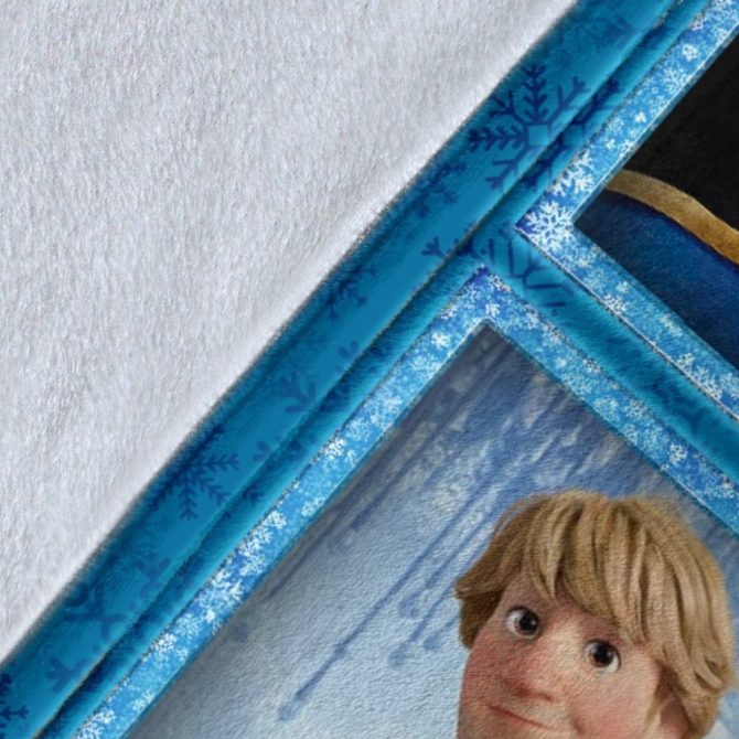 Cozy Up With Disney Frozen Fleece Blanket – Elsa, Anna & Olaf Design – Perfect Gift For Kids & Fans! - Image 5