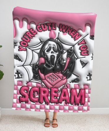 Cozy Pink Horror-Themed Blanket – Cute Scream Design For Spooky Nights