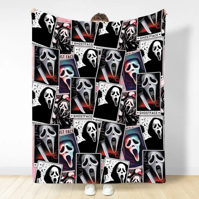 Cozy Ghostface Horror Fleece Blanket - Perfect For Scary Movie Nights & Halloween Decor