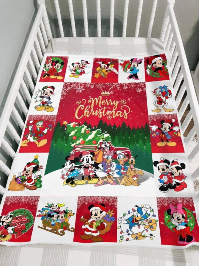 Cozy Christmas Disney Blanket - Festive Mickey & Friends Design - Perfect Holiday Gift! - Image 5