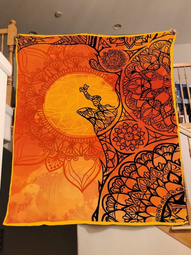 Vibrant Mandala Sunburst Tapestry Throw Blanket - Boho Chic Home Decor
