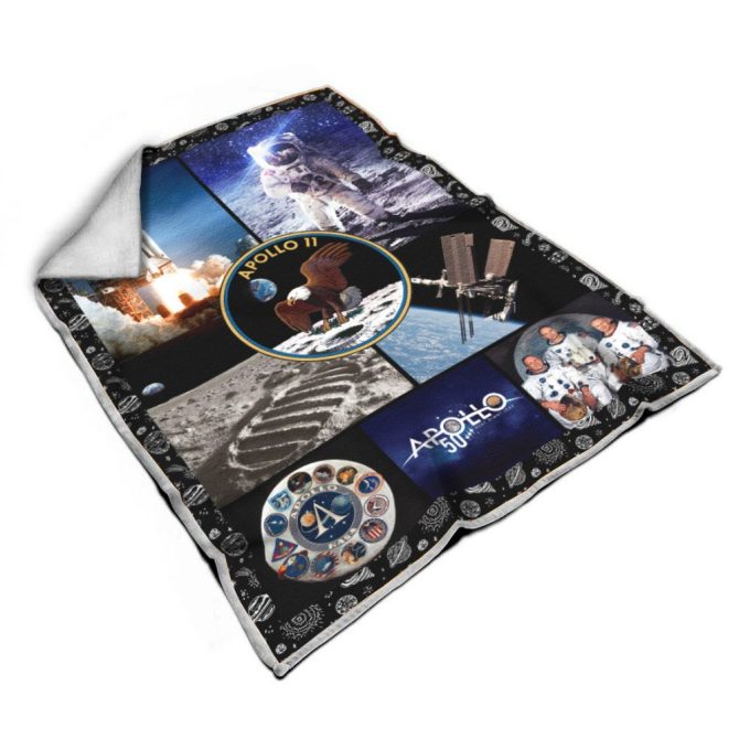 Cozy Apollo 11 Fleece Blanket – Perfect For Space Enthusiasts & Home Decor - Image 2