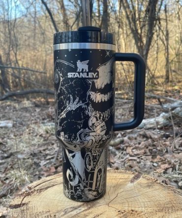 Adventure-Ready Stanley Tumbler With Handle - Unique Graphic Design & Straw - 40Oz