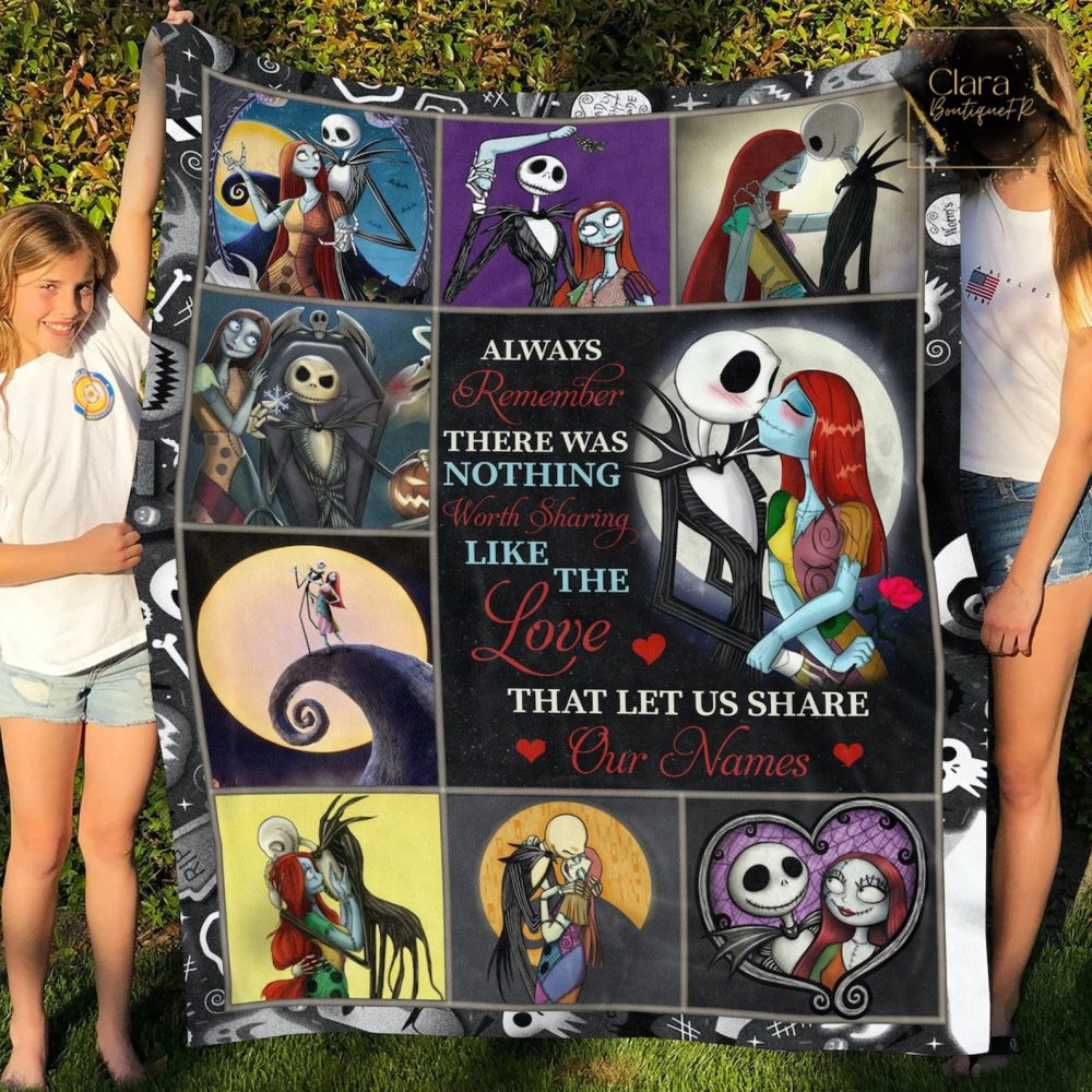 Nightmare Before Christmas Cozy Halloween-Themed Blanket With Charming Animated Couple Design – Perfect Gift!