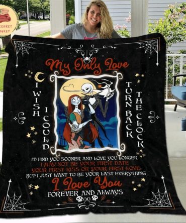 Nightmare Before Christmas  Cozy Gothic Love Blanket - Perfect Gift For Couples & Fans - Soft Fleece Throw