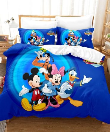 Cozy Kids' Disney Bedding Set - Mickey & Friends Design, Soft & Durable, Twin/Queen Sizes