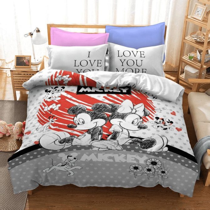 Cozy Disney Mickey & Minnie Love Bedding Set - Perfect For Kids & Adults