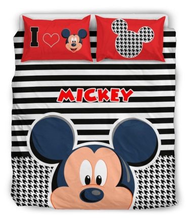 Cozy Mickey Mouse Bedding Set - Kids Cartoon Comforter & Pillowcases - Fun & Stylish Design