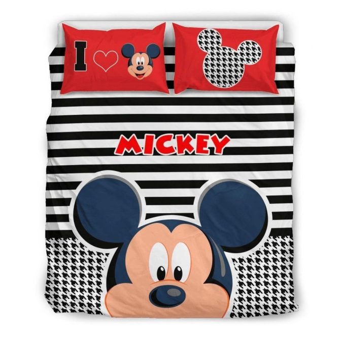 Cozy Mickey Mouse Bedding Set - Kids Cartoon Comforter & Pillowcases - Fun & Stylish Design