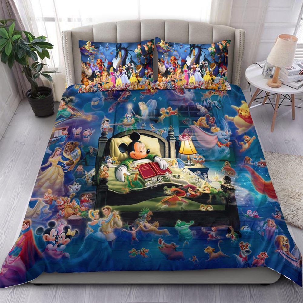 Vibrant Cartoon Characters Bedding Set - Cozy Comfort For Kids & Fans - Twin/Full/Queen Sizes Available
