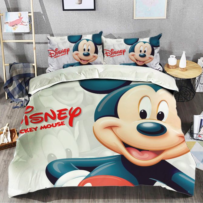 Cozy Disney Mickey Mouse Bedding Set - Perfect For Kids' Rooms & Disney Fans!