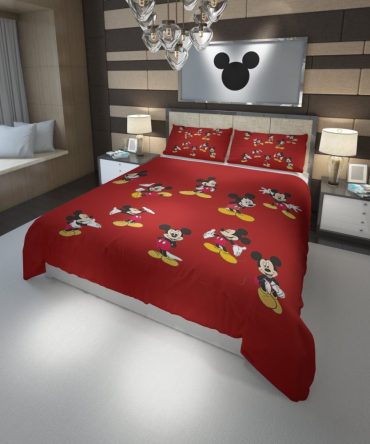 Cozy Red Mickey Mouse Bedding Set – King Size Comforter & Pillowcases For Kids & Adults