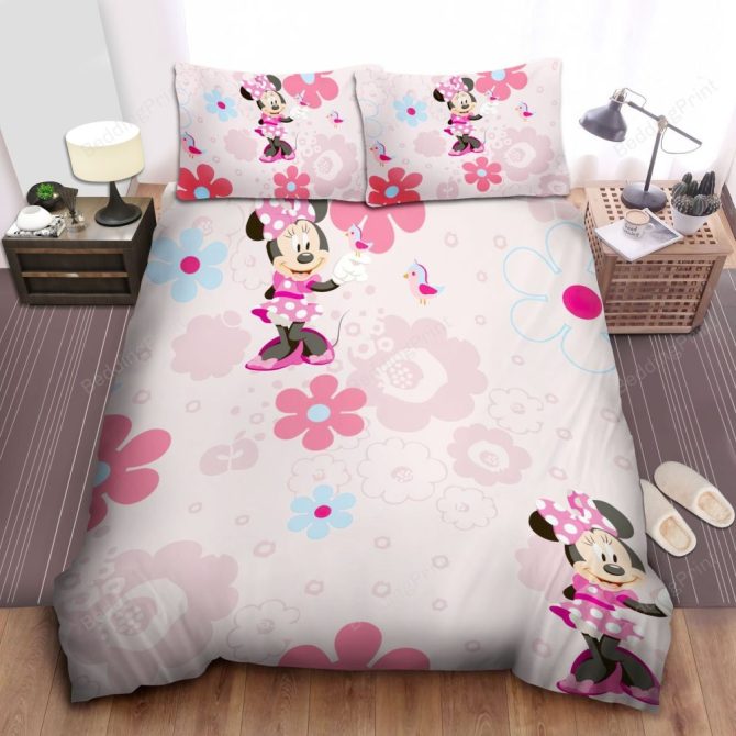 Kids' Minnie Mouse Floral Bedding Set - Soft, Cute, And Cozy For Girls' Rooms - Twin/Full Sizes Available